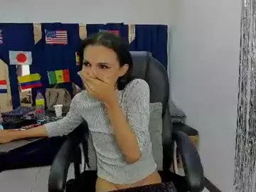 Chaturbate Live Sex Cam of aisha_hotts777