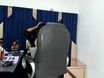 Chaturbate Best live sex cam show of aisha_hotts777