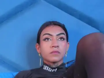 Chaturbate Live Porn of kataleyaa_horny