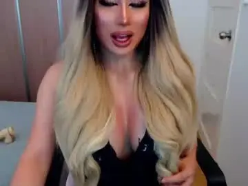 Chaturbate Watch Live Sex Cams of adrianaparcker