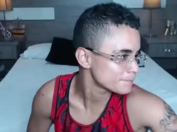 Chaturbate Live Sex Cam of liiamthompson