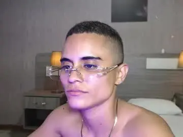 Chaturbate Live Sex Cam of liiamthompson