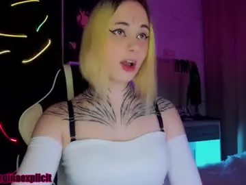 Chaturbate Nude Webcam of snake_bites
