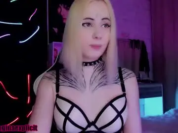 Chaturbate Live Sex Cam of snake_bites