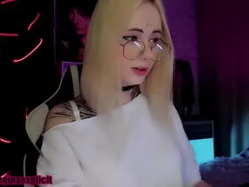 Chaturbate Live Sex Cam of snake_bites