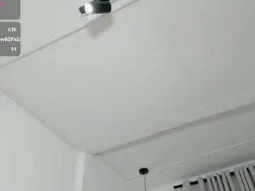 Chaturbate Adult Video Chat of emily_roousee