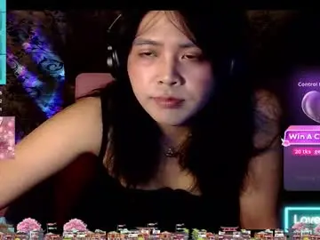 Chaturbate Live Sex Cam of tashakai