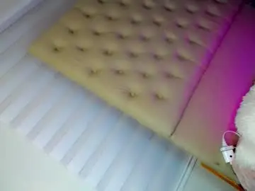 Chaturbate Free Porn Cam of x_aurorascent