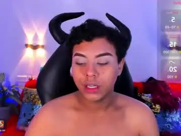 Chaturbate Best live sex cam show of emili_roux