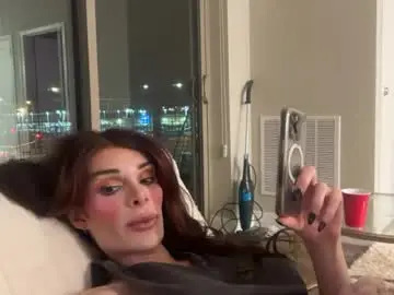 Chaturbate Live Sex Cam of luvearis