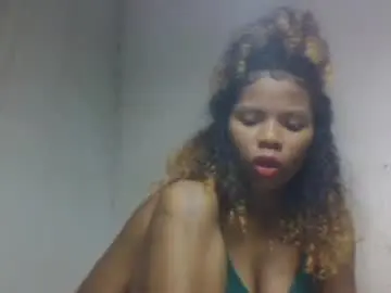 Chaturbate Adult Video Chat of ravomamy