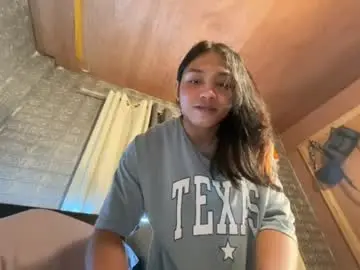 Chaturbate Live Sex Cam of tina_allure