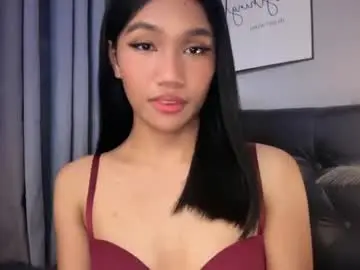 Chaturbate Live Sex Cam of roxiethogersen