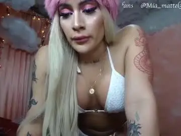 Chaturbate Live Sex Cam of mia_mattel