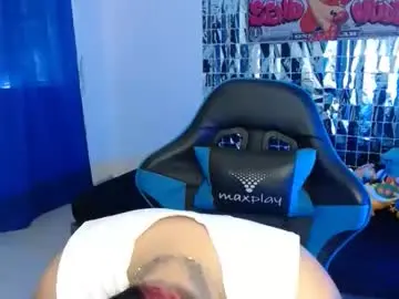 Chaturbate Live Sex Cam of slut_tomboy37