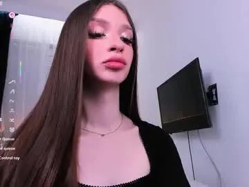Chaturbate Live Sex Cam of khloeyourangel