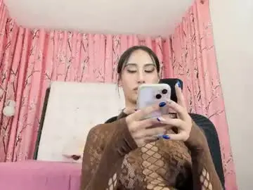 Chaturbate Free Porn Cam of bitchyfarrah_moores