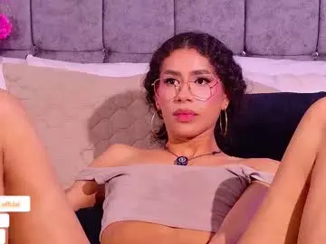 Chaturbate Live Sex Cam of lyadumont