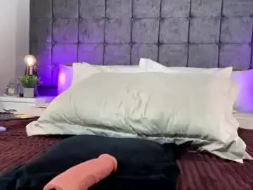 Chaturbate Live Sex Cam of lyadumont