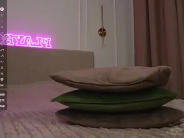 Chaturbate Live Sex Cam of sweet_reverie