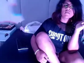 Chaturbate Live Sex Cam of jessie_dark30