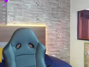 Chaturbate Live Sex of nahomydiamond