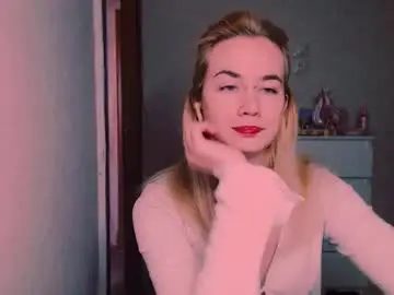 Chaturbate Live Sex Cam of carinfox