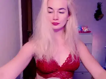 Chaturbate Live Sex Cam of carinfox