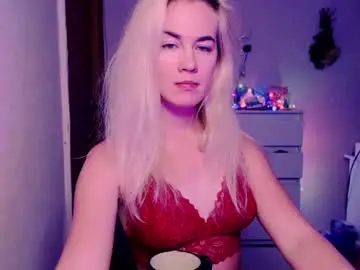 Chaturbate Live Sex Cam of carinfox