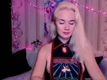 Chaturbate Live Sex Cam of carinfox