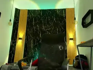 Chaturbate Live Sex Cam of bella_salvatore