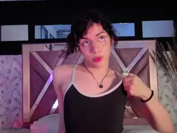 Chaturbate Live Sex Cam of pixy_20