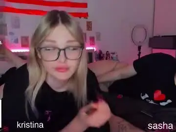 Chaturbate Live Sex Cam of krisi_myrr