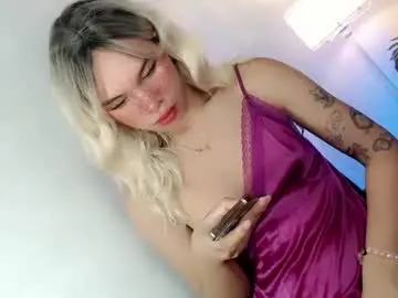 Chaturbate Sex Cam of lucy_juicy18