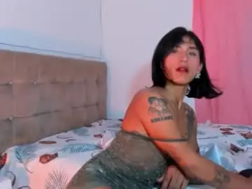 nahomi28 from chaturbate