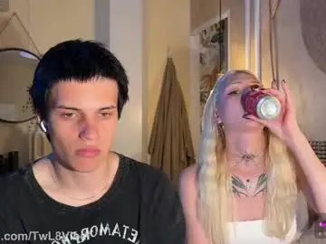 Chaturbate Live Sex Cam of twl8vibe