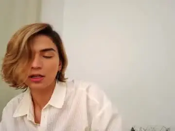 Chaturbate Live Porn of skyamber8v2