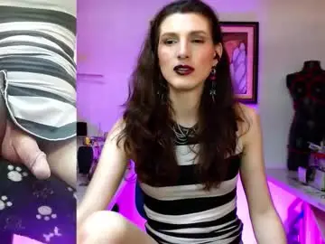 Chaturbate Watch Live Sex Cams of moira_hot