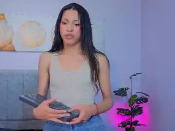 Chaturbate Free Live Porn of clara_evanss