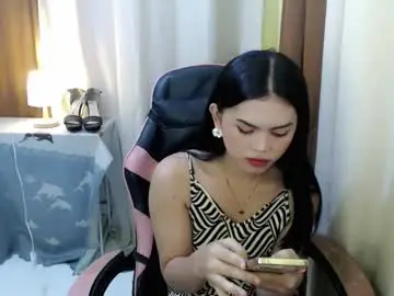 Chaturbate Free Porn Cam of yourlovelytranspinay