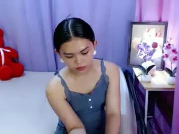 Chaturbate Free Porn Cam of yourlovelytranspinay