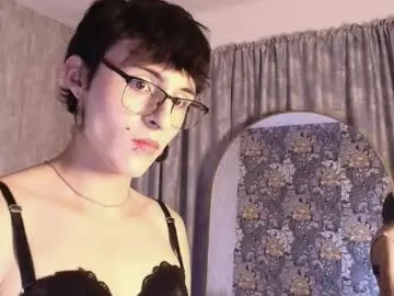 Chaturbate Live Sex Cam of isol_moora