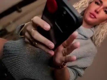 Chaturbate Live Sex Cam of transnextdoor_