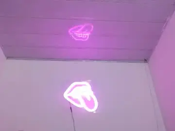 Chaturbate Live Sex of valerii__fox_69