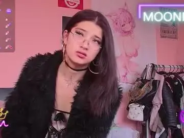 Chaturbate Live Sex Cam of moonfiredance