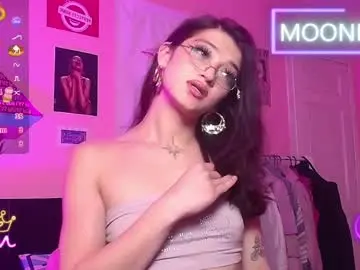 Chaturbate Free Porn Cam of moonfiredance