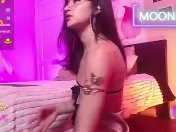 Chaturbate Best live sex cam show of moonfiredance