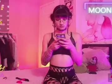 Chaturbate Live Sex Cam of moonfiredance