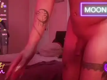 Chaturbate Live Sex Cam of moonfiredance