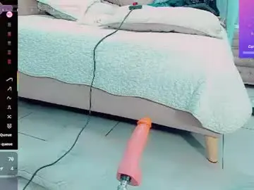 Chaturbate Live Sex Cam of emiilysaenzz